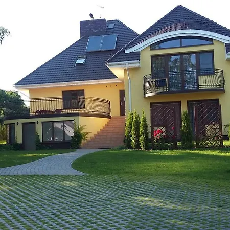 Villa Jura Pokoje Gościnne-3